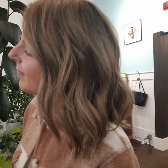 Meet your Posher, Erin - Picture 1 of 1